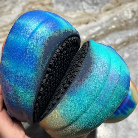 CROCS Tie Dye Unisex Bistro Rainbow Clogs Slip Resistant Mens 10/Women’s 12 - Picture 7 of 11